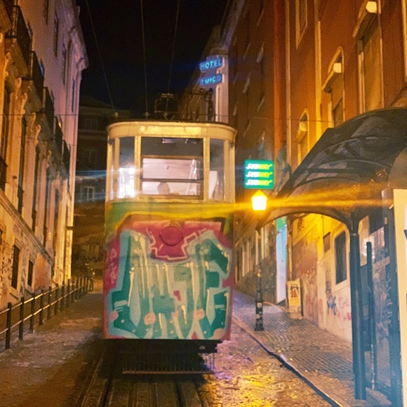 Meet your Posher, Carly - Picture 4 of 15